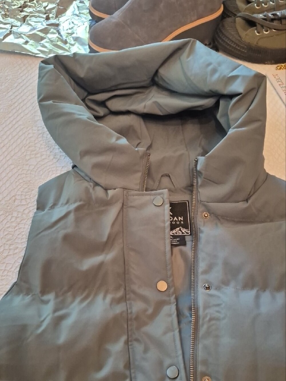 Kyodan Olive Green Puffer Vest - Picture 2 of 7